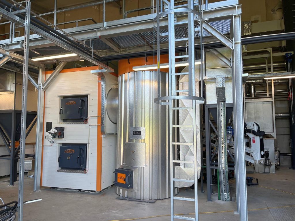 Wärmeversorgung Stainz - 2 AGRO Vorschubrostfeuerungen mit stehendem Kessel